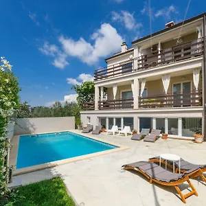  Vila Monte Magno